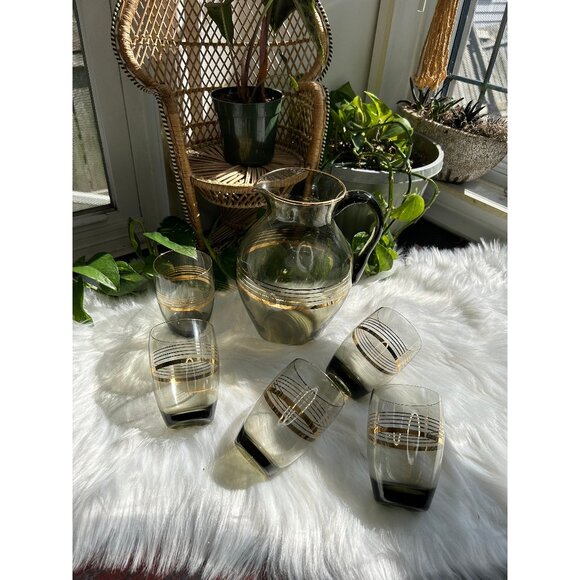Vintage drinking pitcher glasses black glass gold MCM bar cart - 5 glasses - Picture 1 of 9